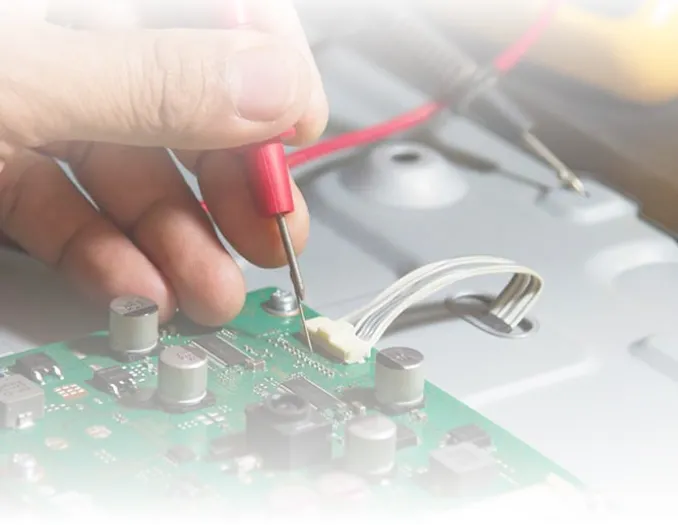Reparación de una tarjeta electrónica en el taller de SIASA